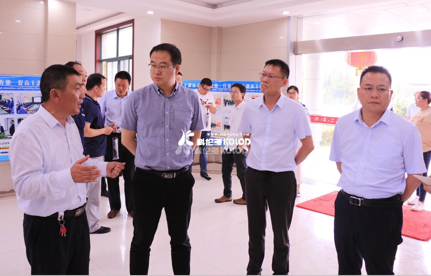 江蘇省僑商總會秘書長馬云鵬，連云港市僑聯主席商曉東、灌云縣委常委、組織部部長何崢嶸等領導陪同貴州省水城縣委副書記王鳴明等領導蒞臨科倫多調研參觀